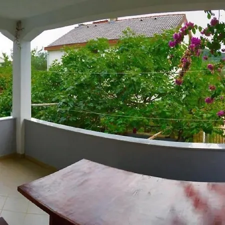 Maja - 80 M From Pebble Vinišće